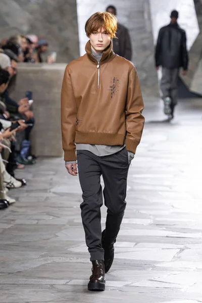 Look 13
